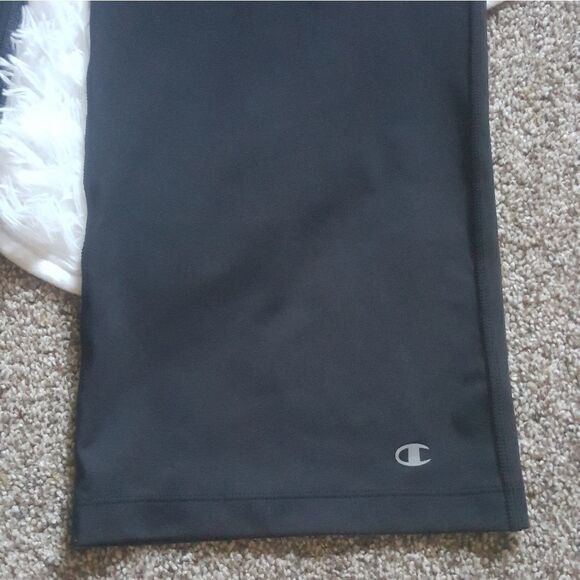Champion double dry black pants
Size Medium - Picture 5 of 6